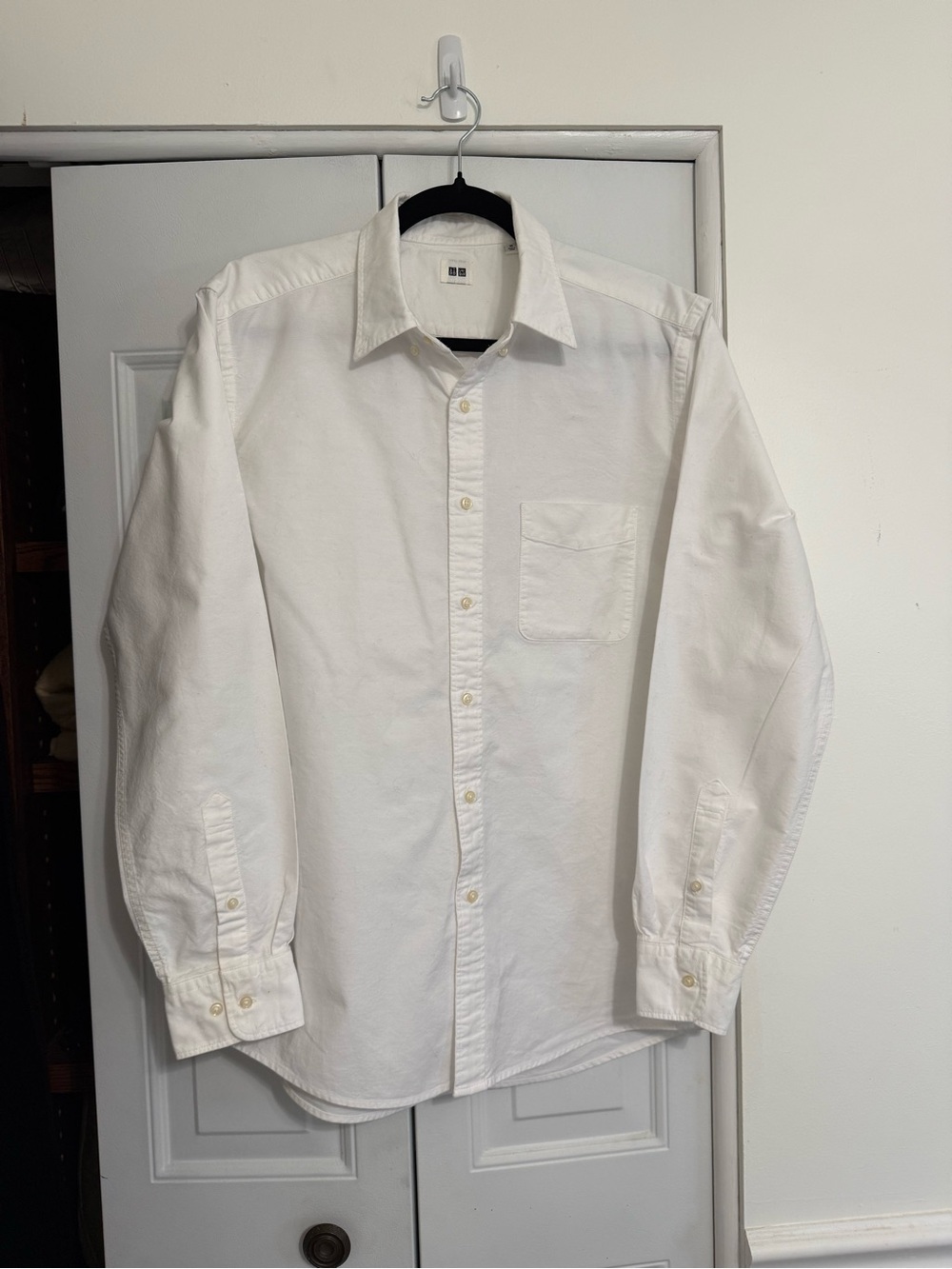 Uniqlo Men's White Long-Sleeve Button-Up Shirt with Pocket